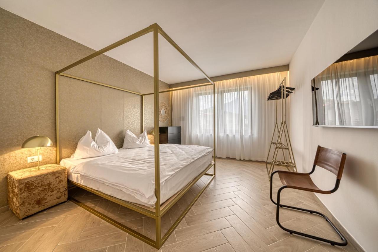 Goldfinger + Suites 라나 외부 사진