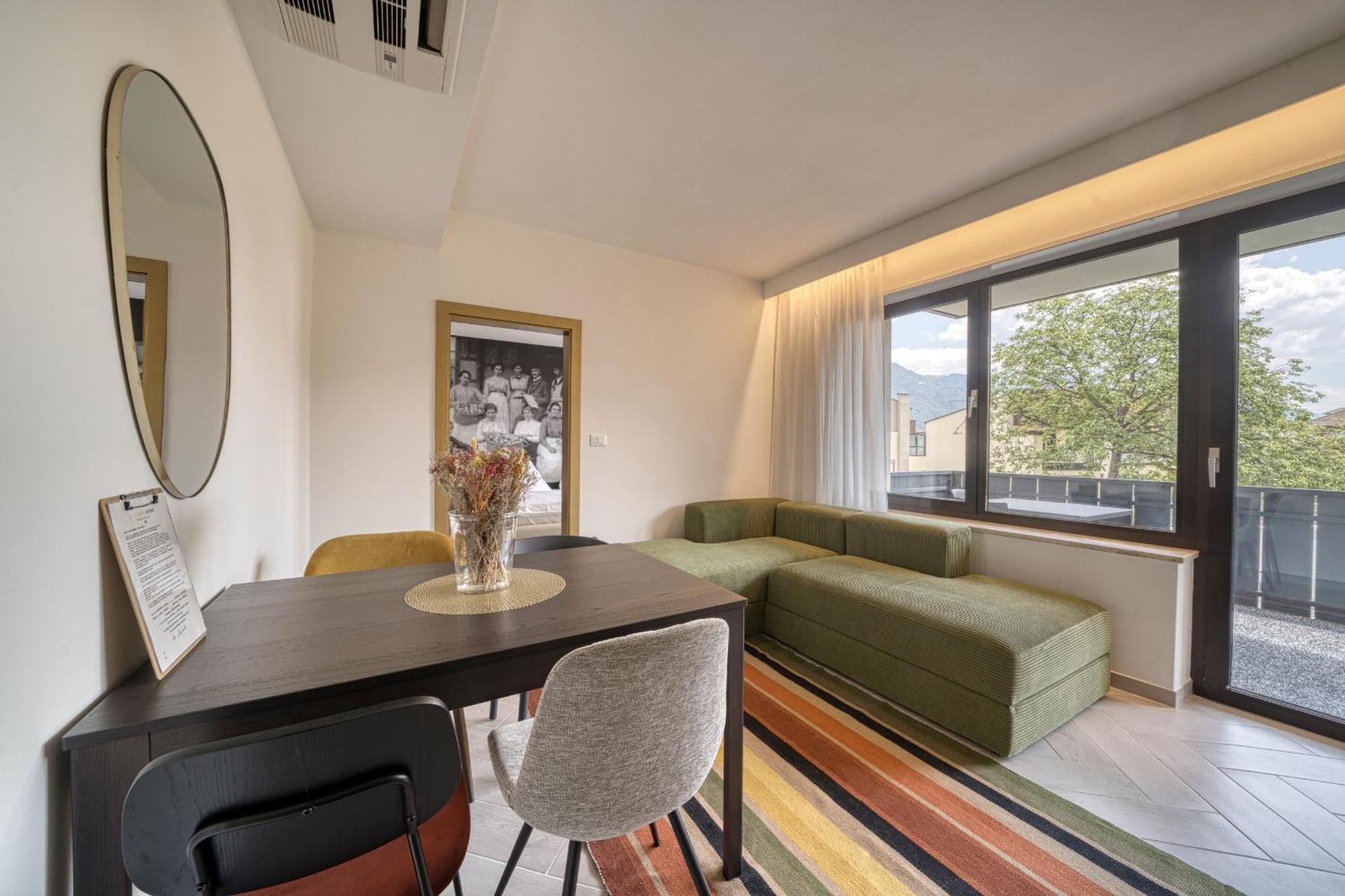 Goldfinger + Suites 라나 외부 사진